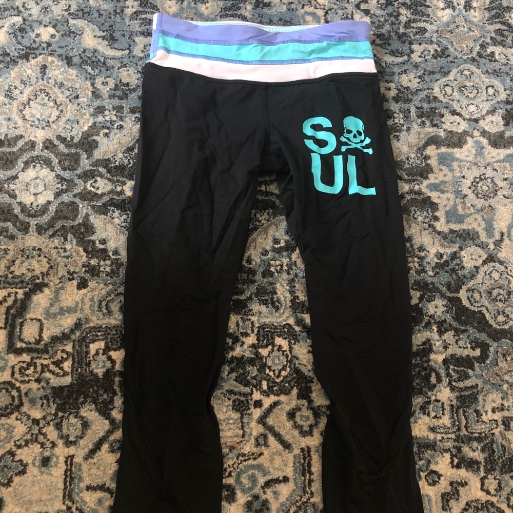 Women’s Lululemon / Soul cycle capris leggings sz4